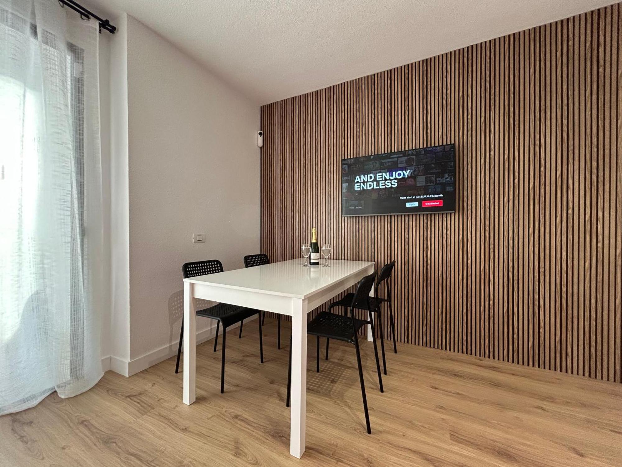 Modern Apartment, Heated Pool & 2 Terraces 로스크리스티아노스 외부 사진